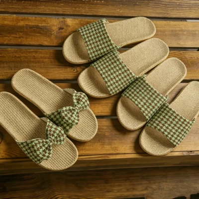 women’s fashion slides​
